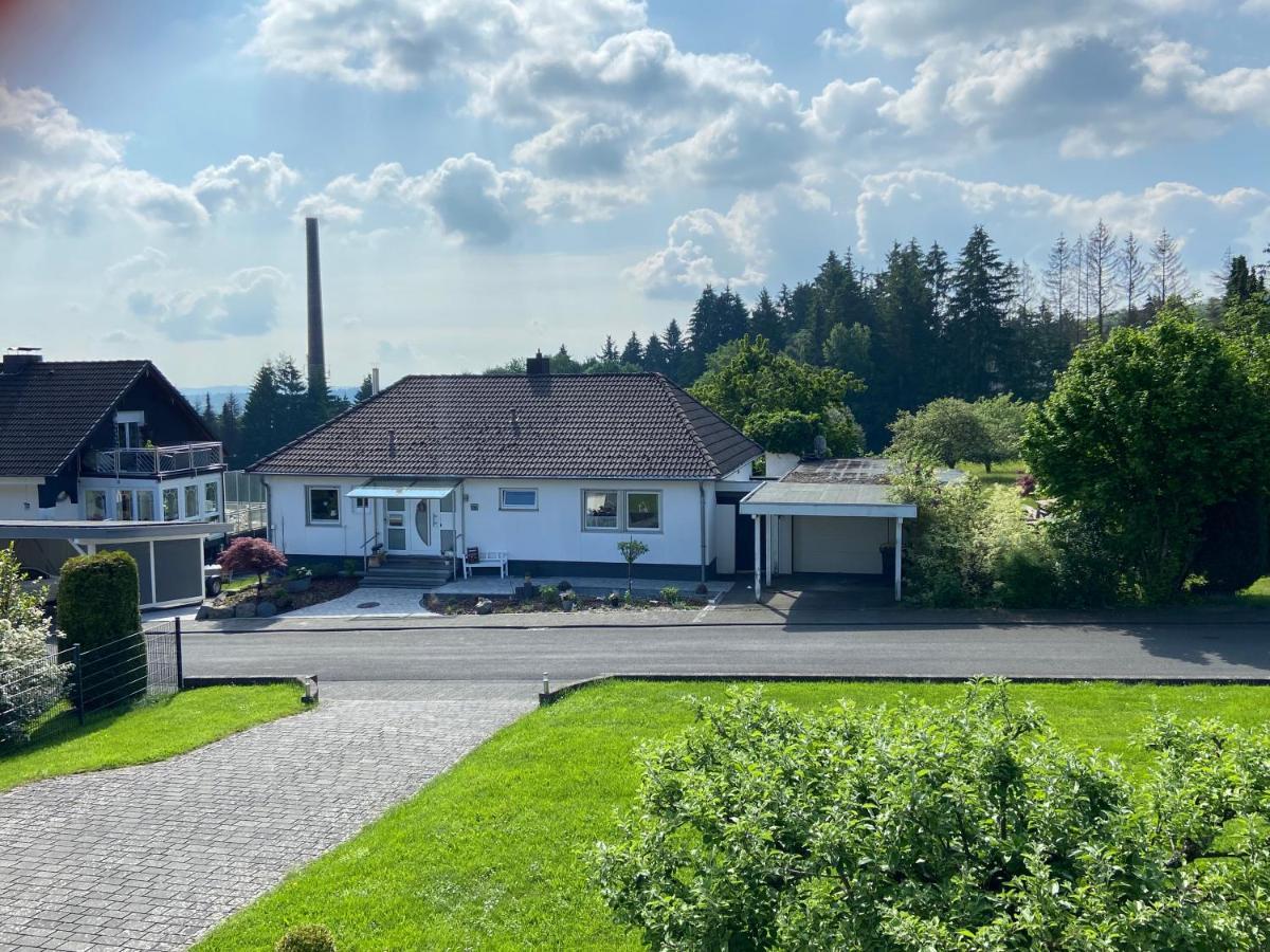 Buchlindenweg - Zimmer & Ferienwohnung Breitscheid  Екстер'єр фото