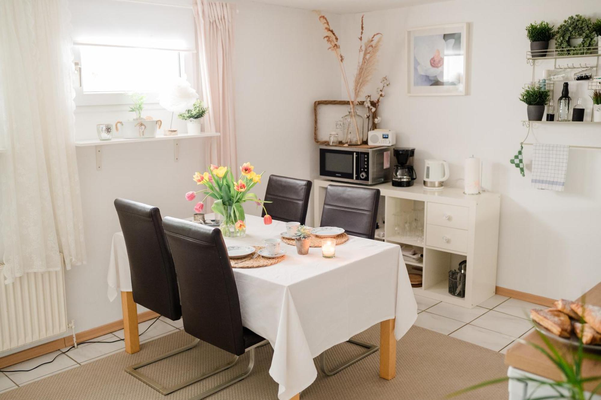 Buchlindenweg - Zimmer & Ferienwohnung Breitscheid  Екстер'єр фото